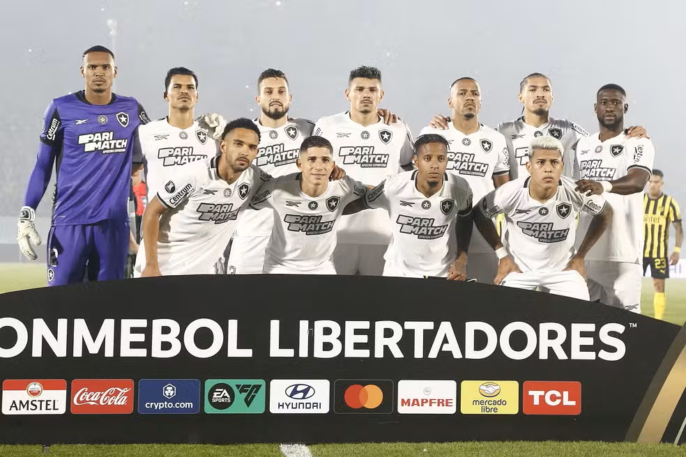 Botafogo avança e faz final da Libertadores com o Atlético-MG