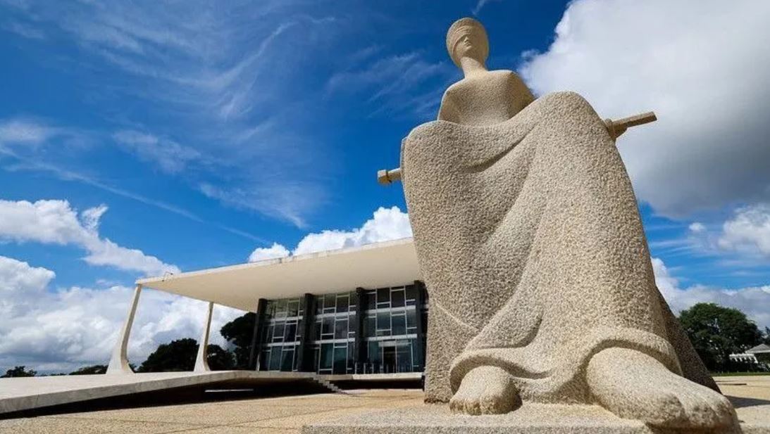 STF retoma julgamento sobre responsabilização de redes sociais