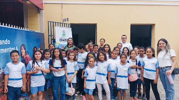 Crato promove encontros literários e visitas culturais com estudantes