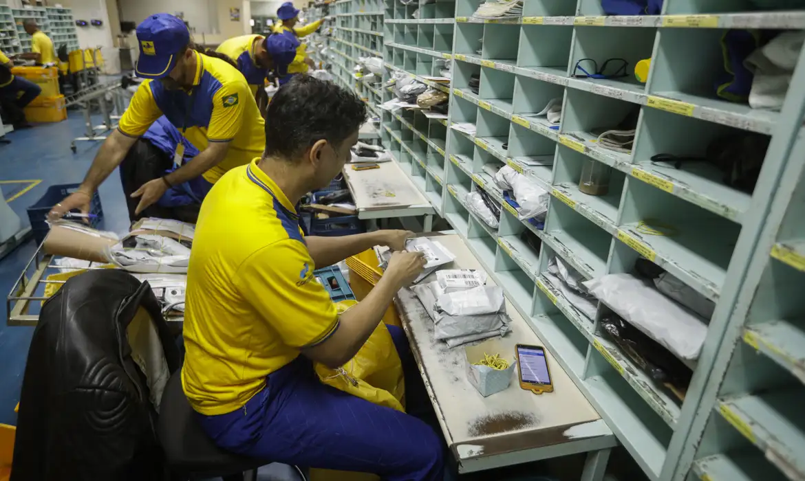 Concurso dos Correios destina 30% das vagas para negros e indígenas; editais serão publicados na quarta-feira (9)