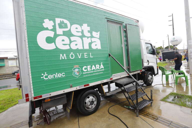 Pet Ceará Móvel chega a Juazeiro do Norte oferecendo atendimentos gratuitos de castração e consultas para animais