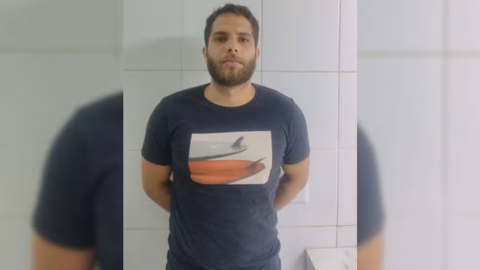 AO VIVO: homem condenado por tráfico de drogas em Juazeiro do Norte é preso na faculdade onde cursa Medicina, em Pernambuco