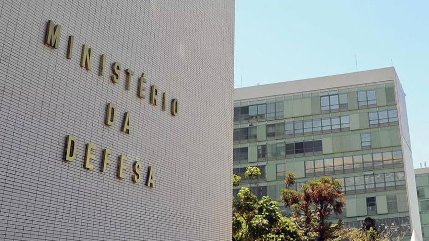 Defesa e Fazenda fecharão proposta de corte de gastos nesta quarta