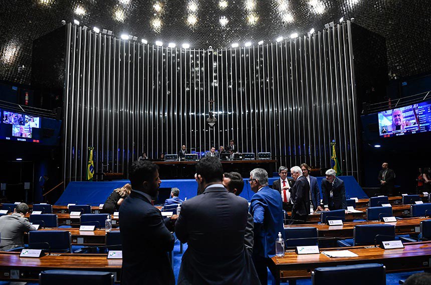 Senado aprova retaliação comercial às vésperas de tarifaço de Trump