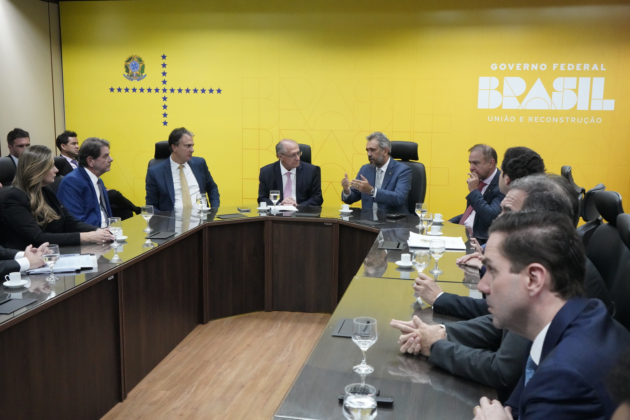 Governo do Ceará apresenta projeto do Polo Automobilístico ao Governo Federal