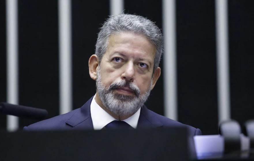 Governo não tem votos nem para aprovar urgência das medidas fiscais, diz Lira