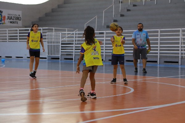 Juazeiro do Norte realiza festival de mini handebol para crianças de 3 a 10 anos