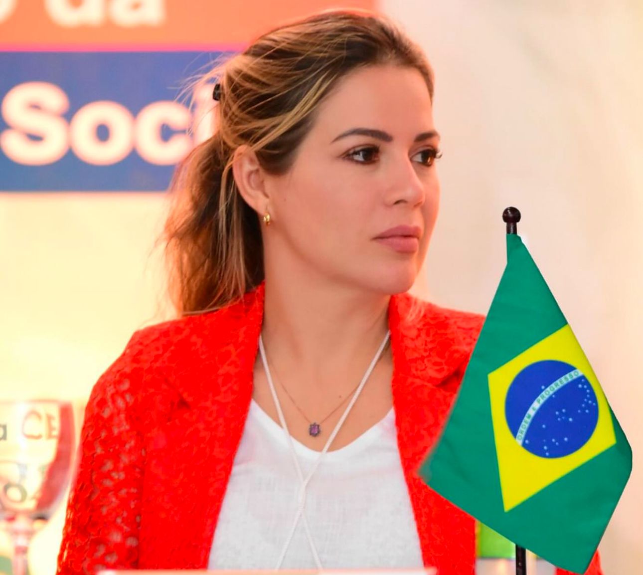 Onélia Santana, esposa de Camilo, vai ser indicada para assumir vaga no Tribunal de Contas do Estado do Ceará