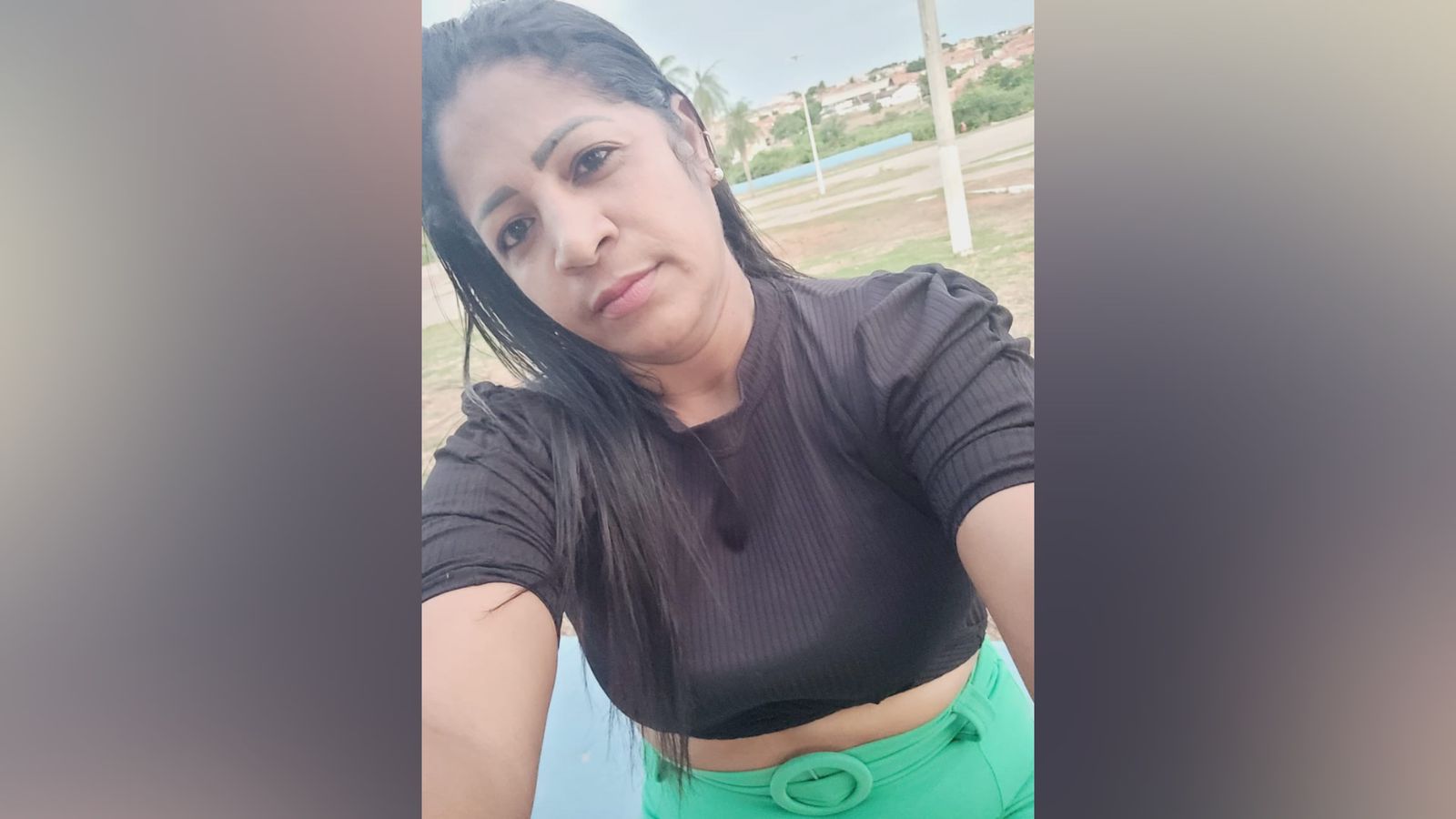 Mulher fica paraplégica após ser esfaqueada pelo companheiro em Juazeiro do Norte; família pede ajuda e justiça no caso