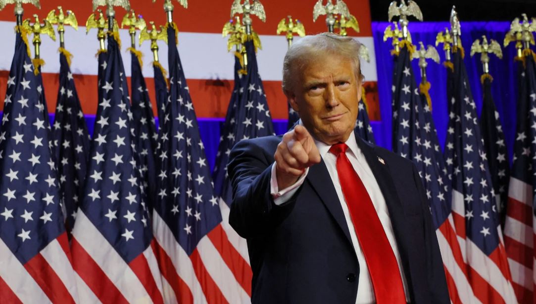 Com mais poderes, Trump toma posse nos EUA cercado de superconservadores e magnatas
