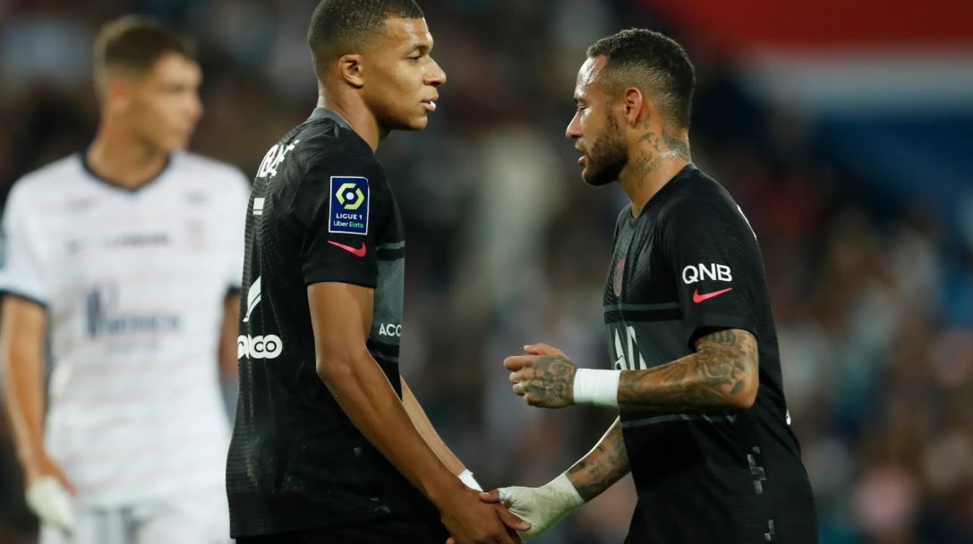 Mbappé rebate Neymar após declarações do brasileiro