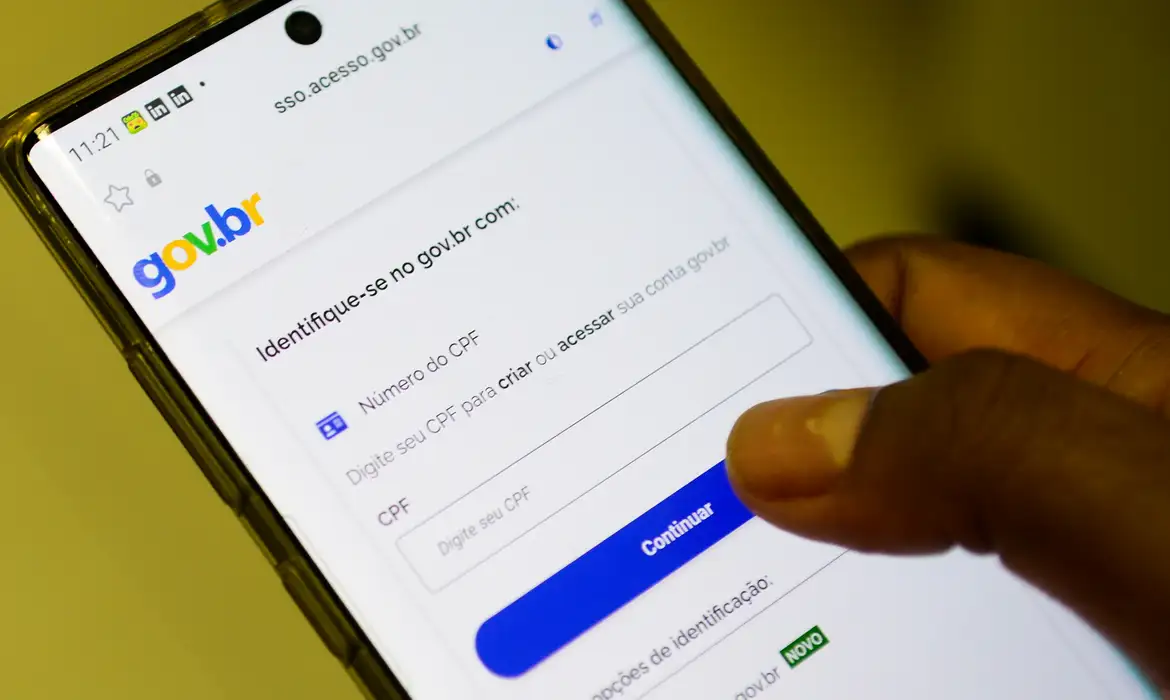 PF faz operação contra grupo que burla biometria da plataforma gov.br