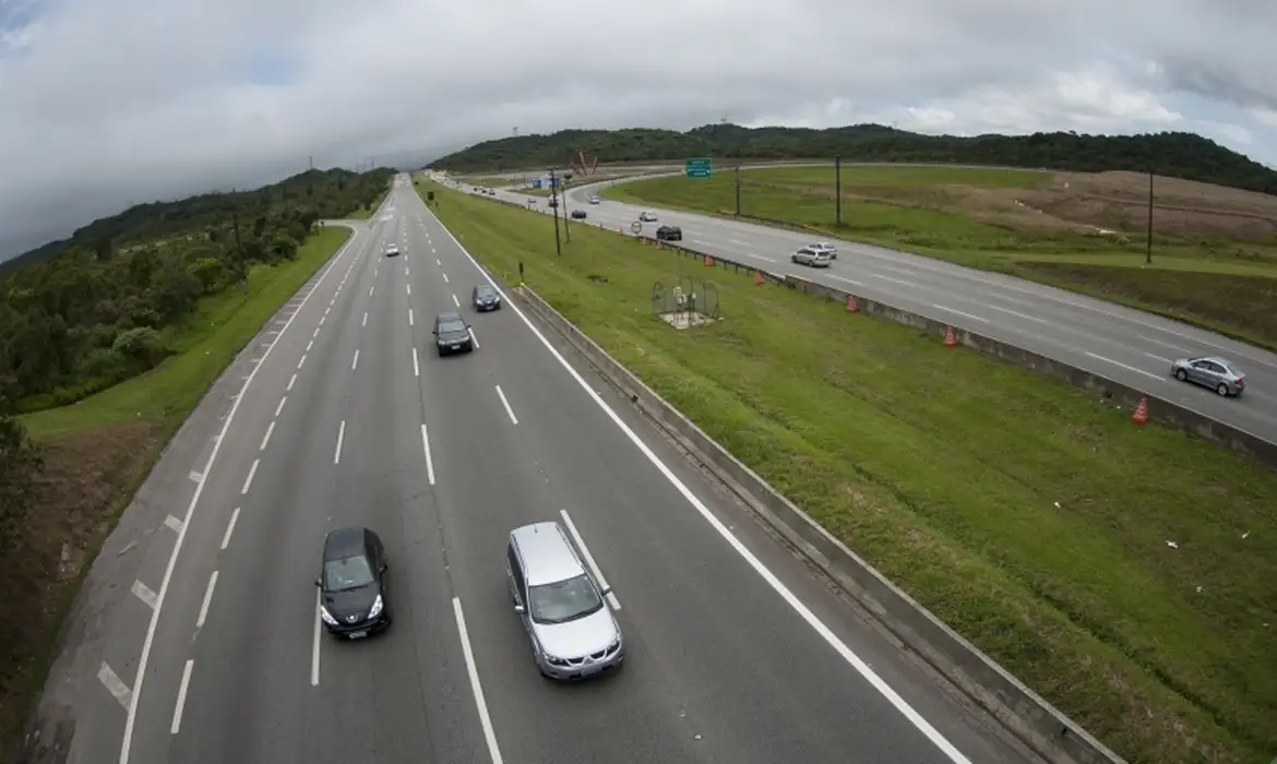Campanha Maio Amarelo convida motoristas a desacelerarem nas rodovias