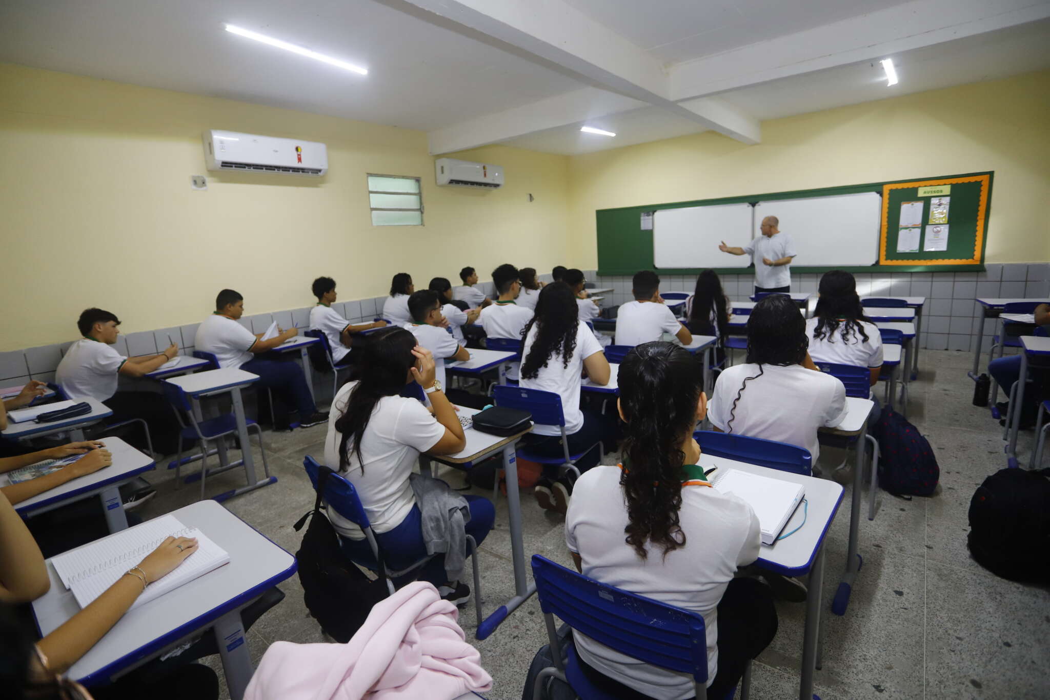 Reajuste de 6,27% do piso salarial para professores da rede pública estadual é aprovado na Assembleia Legislativa