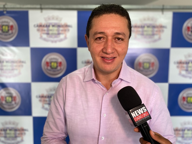 Prefeito Glêdson Bezerra diz que acionou Procuradoria e MP para apurar suspeita de “rachadinha” na Secretaria de Meio Ambiente de Juazeiro do Norte