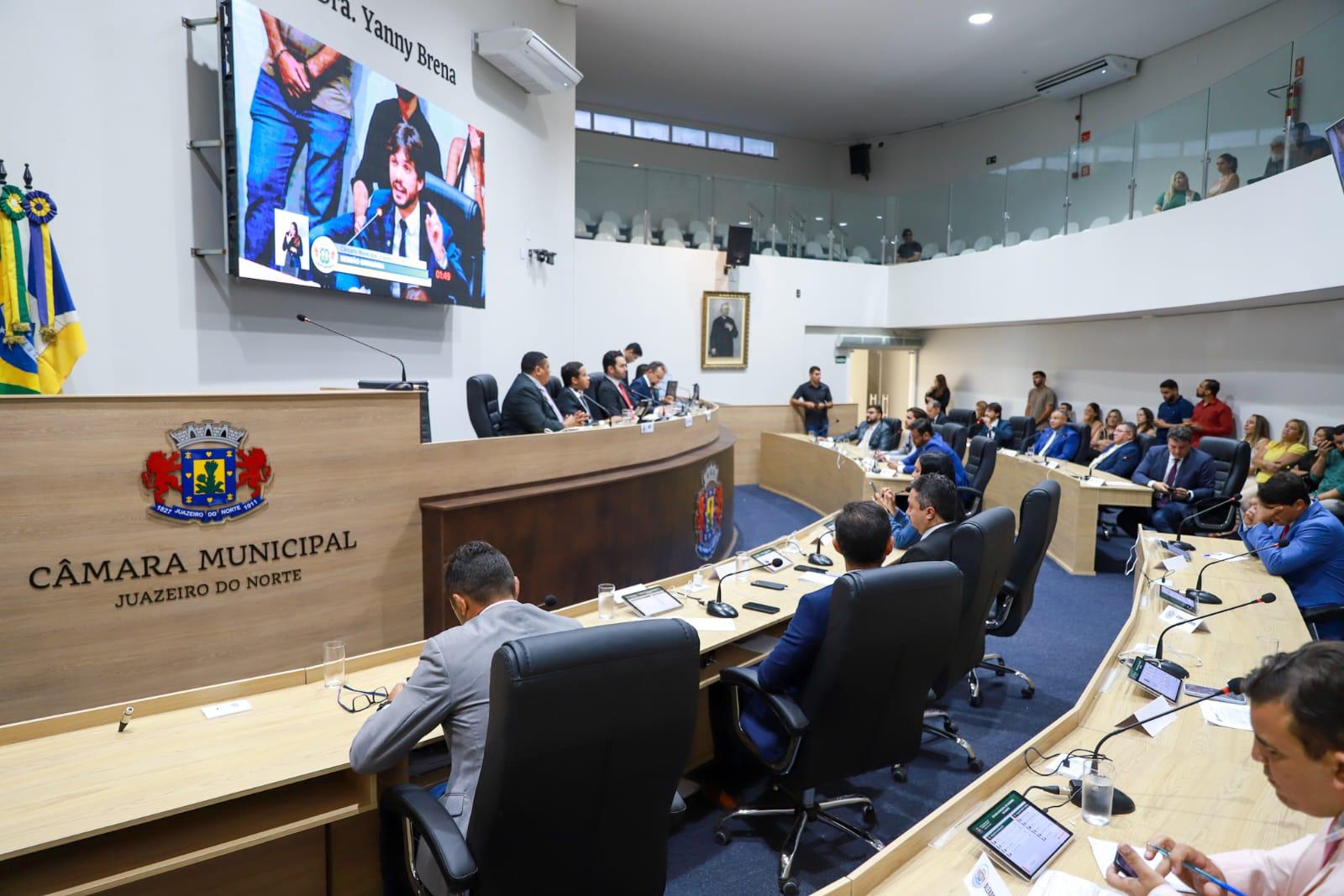 Câmara de Juazeiro do Norte aprova reajuste para profissionais do magistério e debate demandas da população