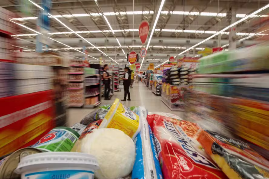 Mercado eleva previsão para expansão da economia em 2025