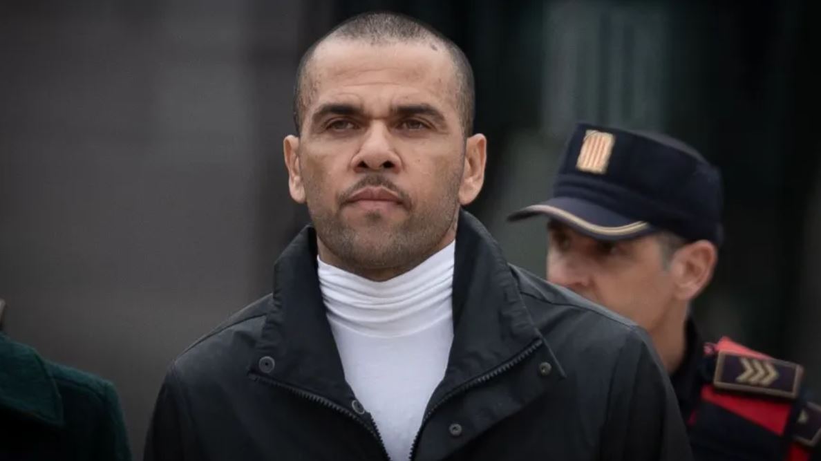 Justiça da Espanha revoga condenação de Daniel Alves por agressão sexual
