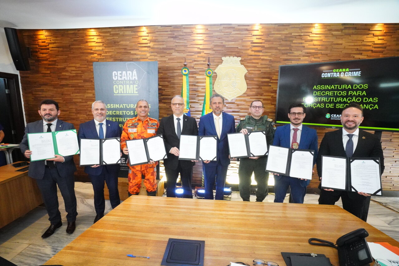 Forças de Segurança do Ceará ganham reestruturação com assinatura de decretos por parte do governador Elmano de Freitas