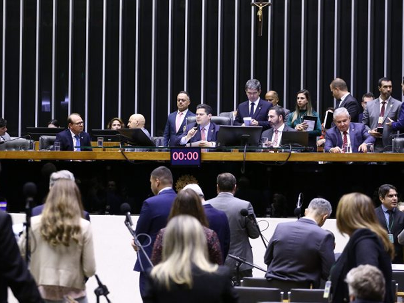 Orçamento 2025: Congresso cortou 84% da verba para a Lei Aldir Blanc, voltada para incentivo à cultura