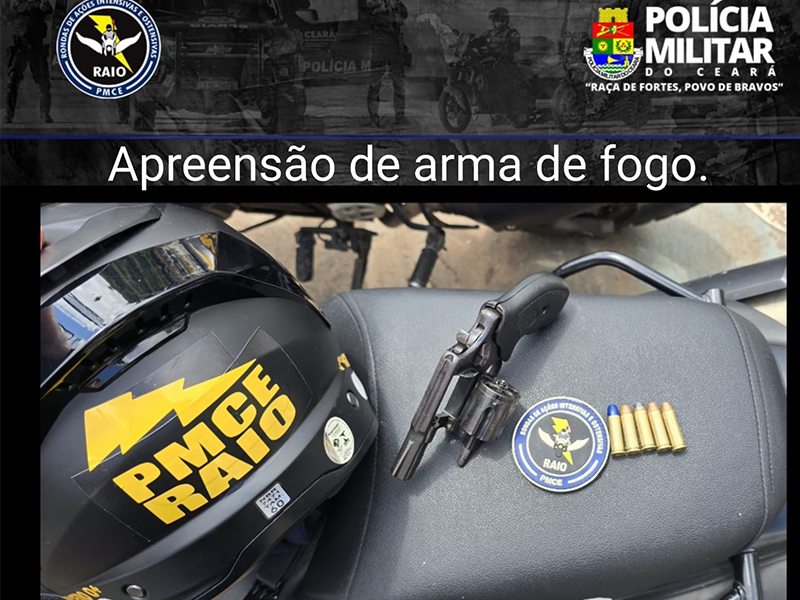 Policiais do Raio encontram revólver enterrado em um campo de futebol, na cidade do Crato
