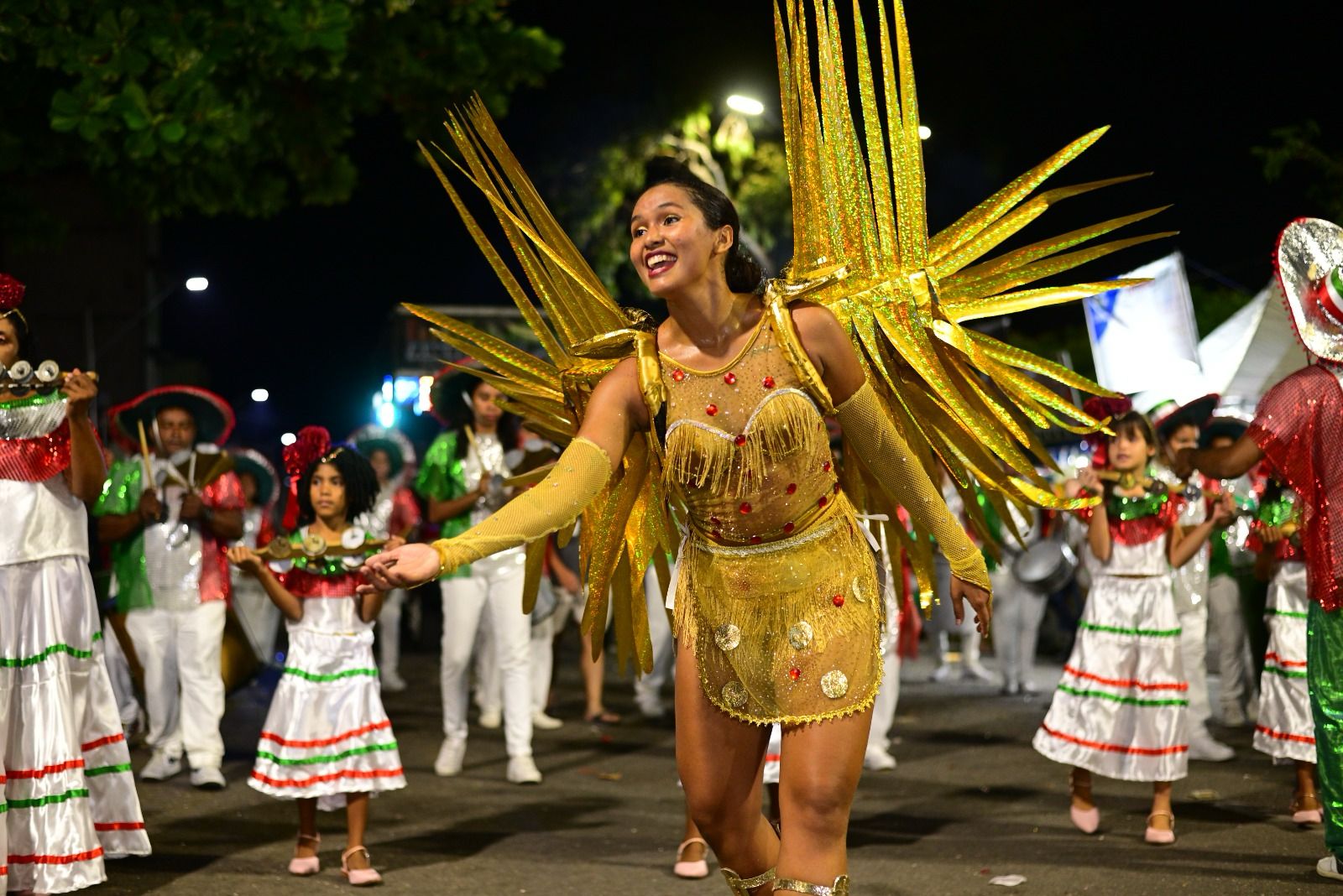 Festejuá reúne grande público e anima foliões na Avenida Ailton Gomes
