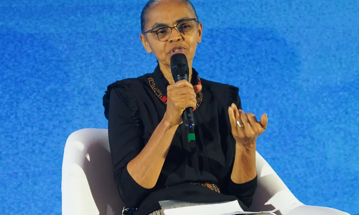 Marina Silva recebe alta após atendimento médico em Brasília