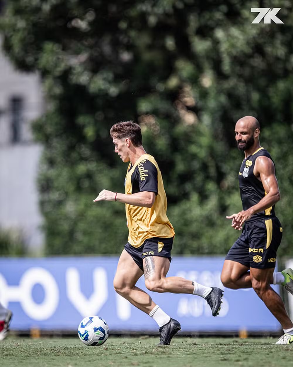 Sampaio mexe no Santos e escala time quase igual ao do post de Neymar
