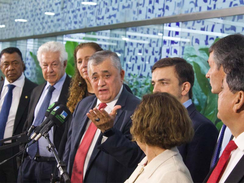 Prioridade de Lula é isentar IR da classe média e aprovar reforço no combate ao crime, diz Guimarães