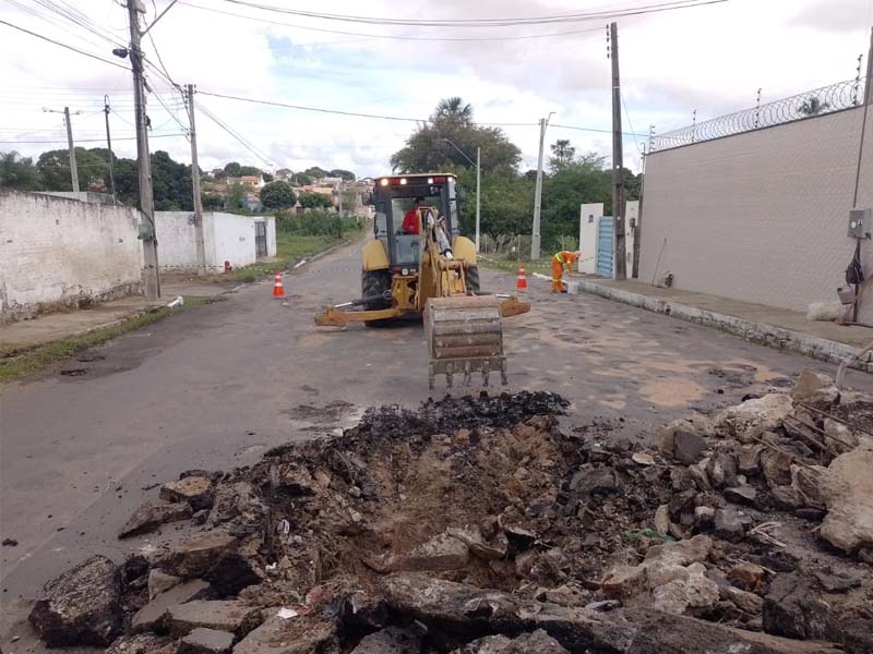 Avenida Antônio Sales é interditada por prazo prolongado para obra, em Juazeiro do Norte