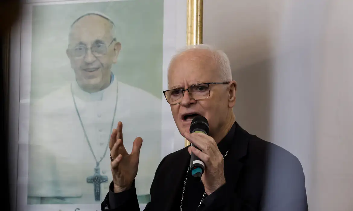 Arcebispo de SP diz que papa asiático ou africano não surpreenderia