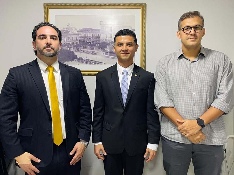 Encontro entre procuradores das Câmaras de Crato e Fortaleza promove fortalecimento institucional de experiências para aprimorar práticas jurídicas e legislativas