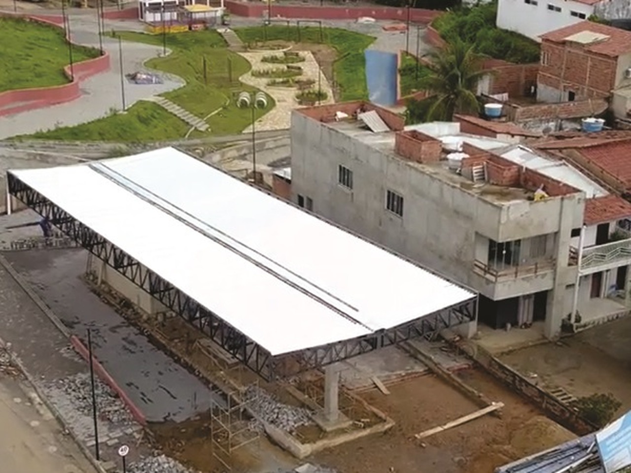 Em Crato, obra do terminal rodoviário da Ponta da Serra chega a 75% de conclusão