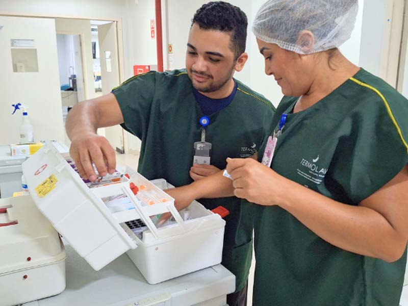 Mãe e filho que trabalharam lado a lado no HRC durante pandemia compartilham amor à profissão; área da saúde inspira três gerações da família