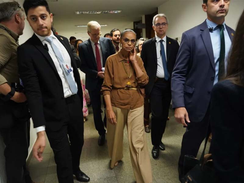 Marina Silva bate boca com senadores e abandona sessão