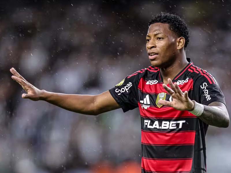 Flamengo se revolta com Equador por convocação de Plata: “Irresponsável”