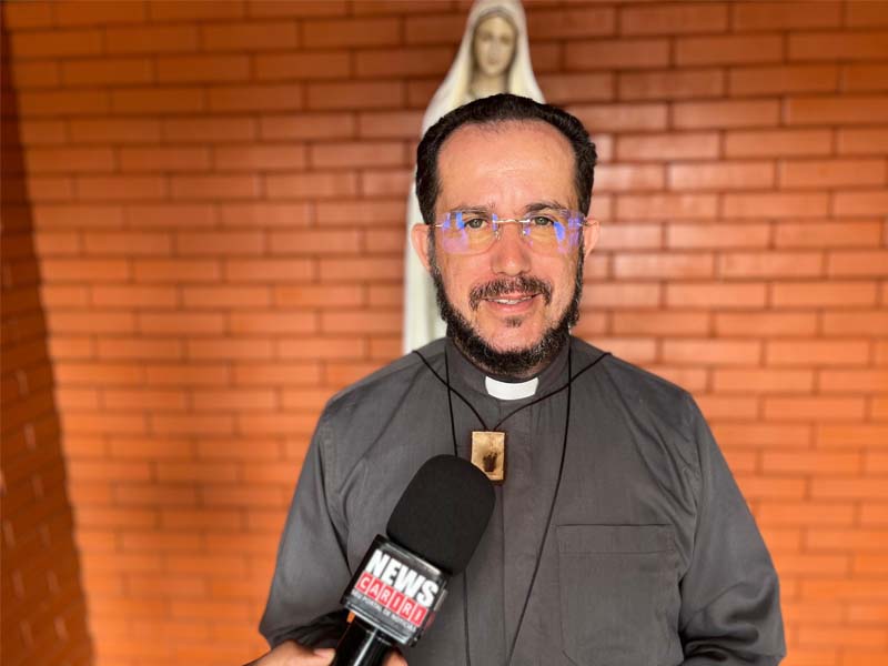 Padre Monteiro Convida para a missa e show em comemoração ao dia de Nossa Senhora de Fátima, no Crato
