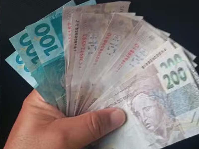 Mulher é presa em Juazeiro do Norte com R$ 2,1 mil em cédulas falsas; suspeita já foi detida em outros dois estados pelo mesmo crime