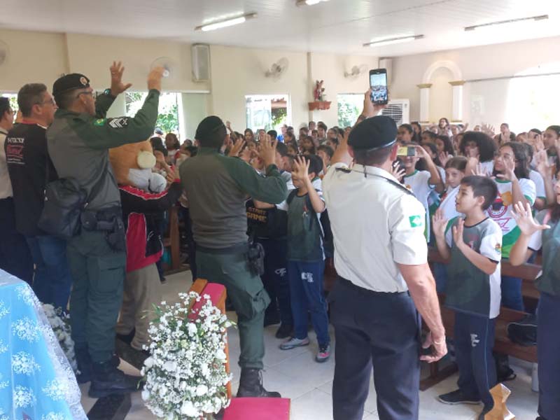 Estudantes da rede municipal de Juazeiro do Norte participam de evento em alusão ao Dia Estadual do PROERD