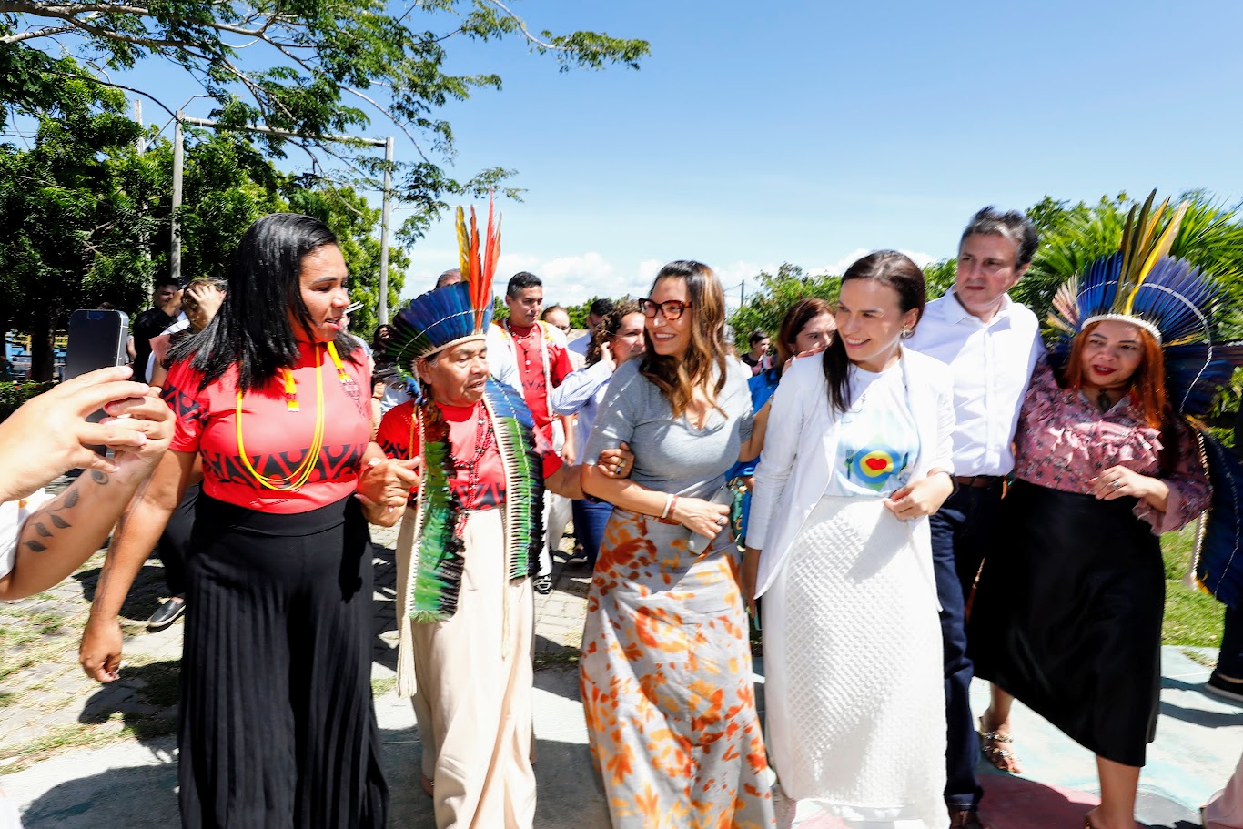 Escola indígena do Ceará recebe visita da primeira-dama Janja Silva e do ministro Camilo Santana