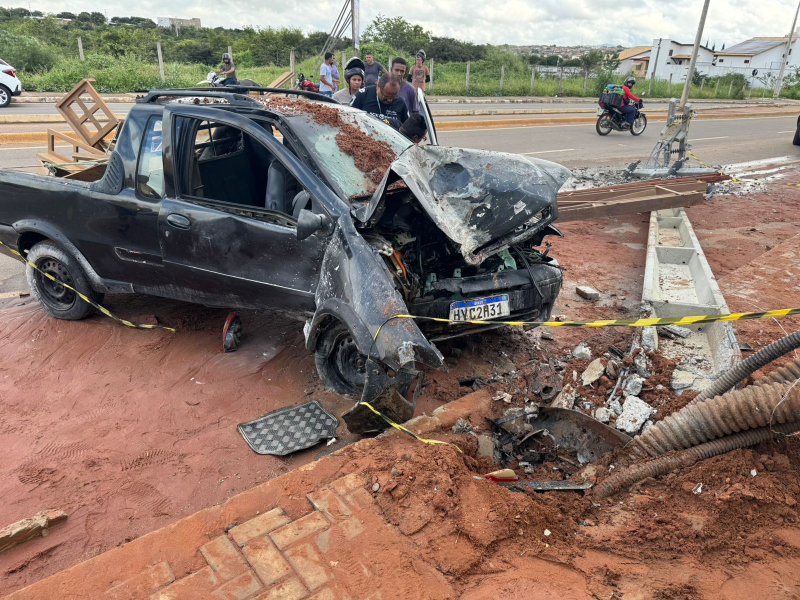 AO VIVO: marceneiro é assassinado a tiros enquanto dirigia carro no Anel Viário do Cariri, em Juazeiro do Norte