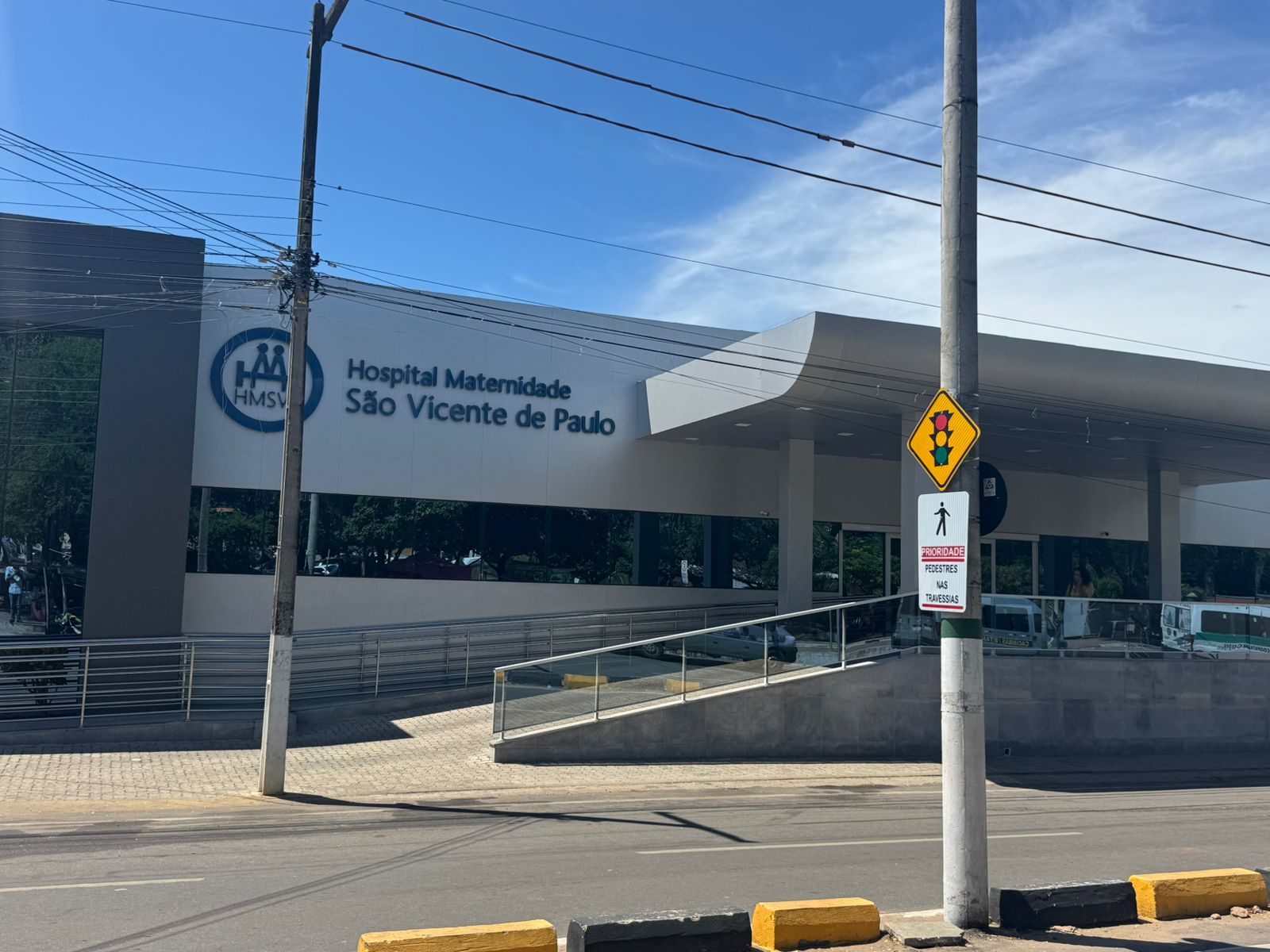 AO VIVO: médicos auxiliares são substituídos por enfermeiros em salas de cirurgia do Hospital São Vicente; MP denuncia caso