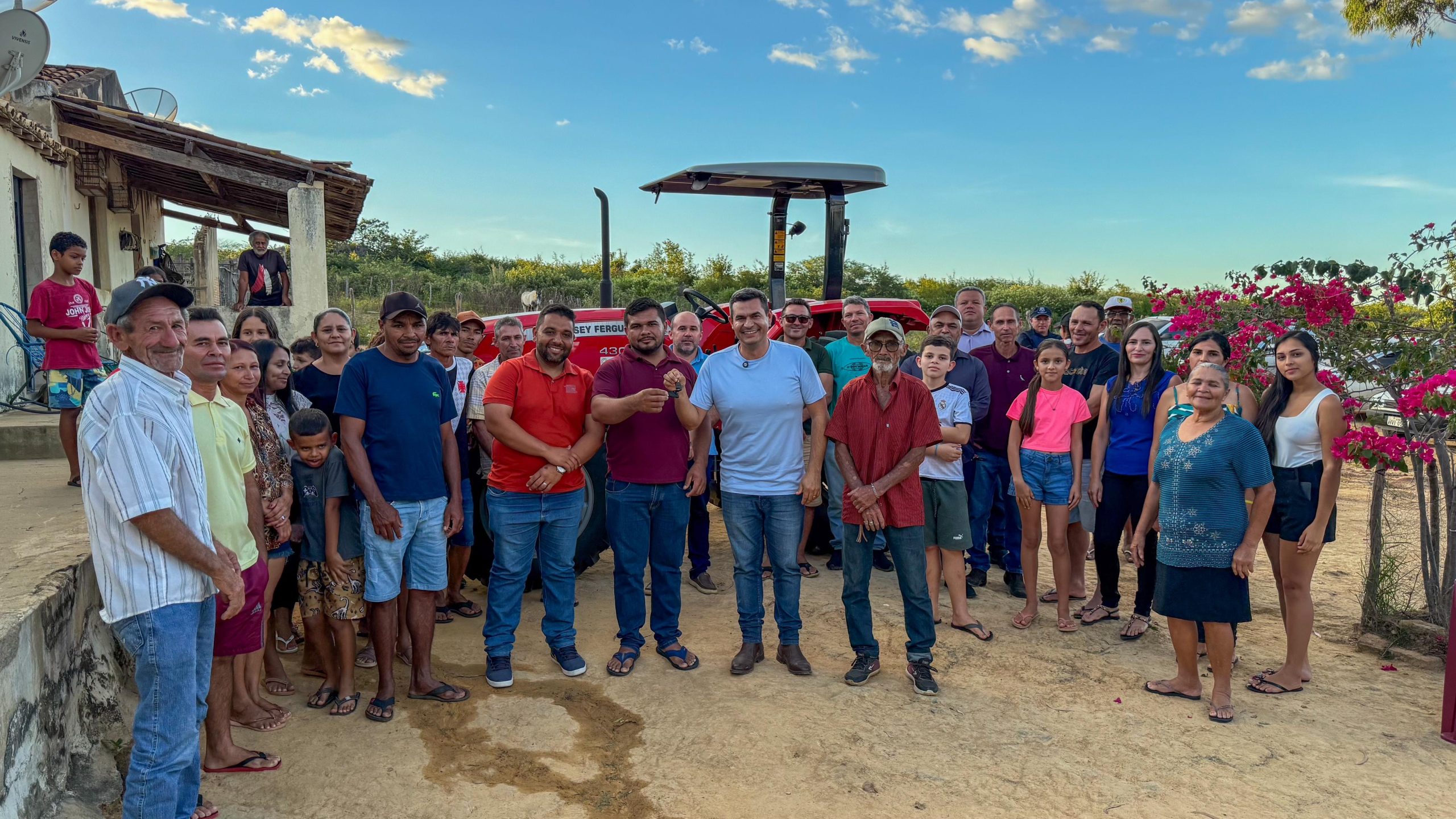 Prefeito Salviano Alencar entrega tratores e reforça apoio às famílias do campo em Potengi