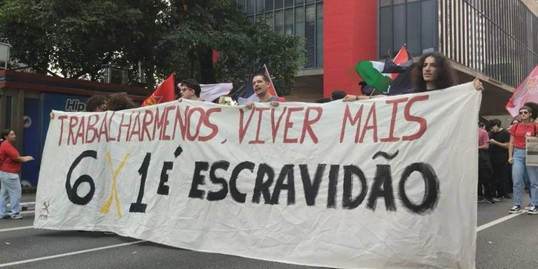 Movimentos pressionam por debate da redução da jornada no Congresso