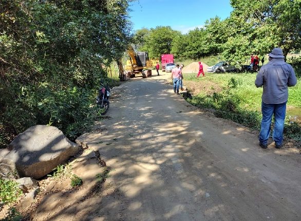 Infraestrutura de Juazeiro do Norte realiza interdição no acesso do distrito Palmeirinha
