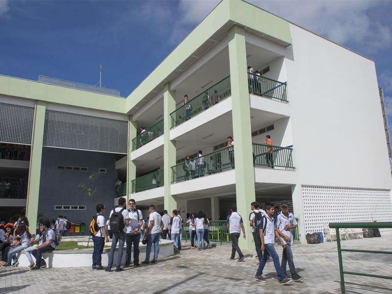 Governo do Ceará dá ordem de serviço para construção de novas escolas de tempo integral; Cariri será contemplado