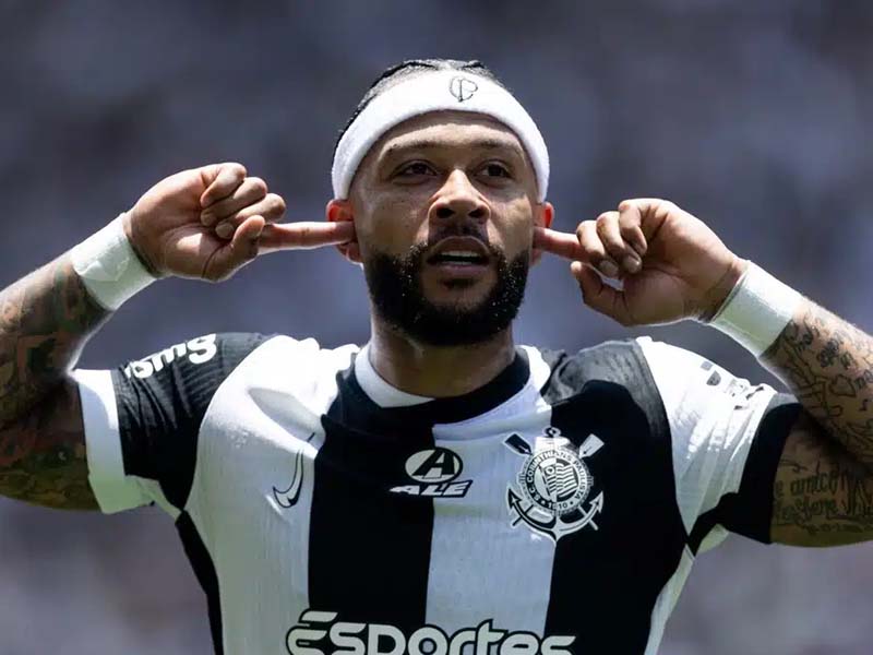 Memphis cobra o Corinthians por valores atrasados e sugere não se apresentar no clube