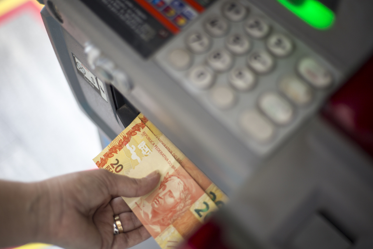 Mercado eleva previsão de expansão da economia para 2,18% em 2025