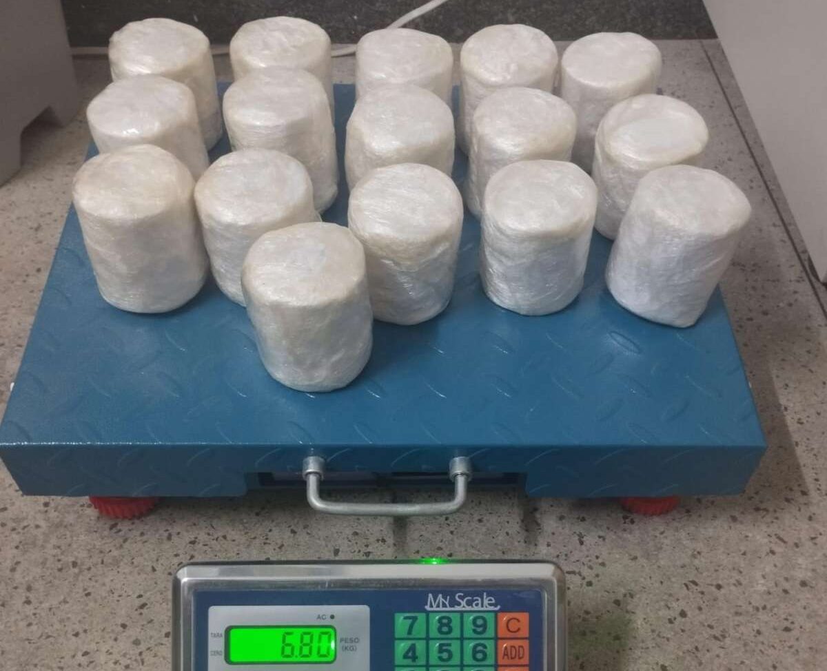 Ação conjunta resulta na prisão de mulher em posse de quase sete quilos drogas em Milagres