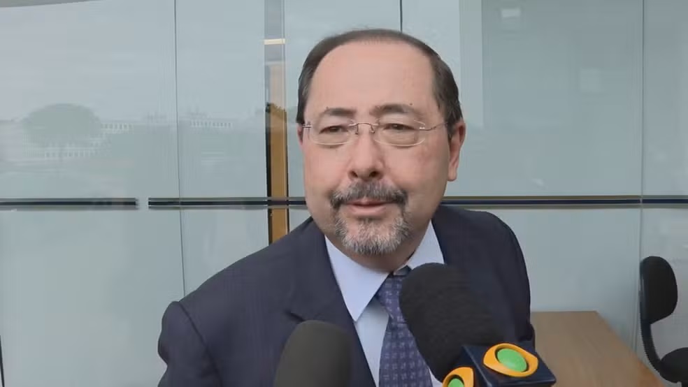 ‘Mentiu, omitiu, esqueceu, vamos explorar tudo isso’, diz advogado de Bolsonaro sobre falas de Mauro Cid